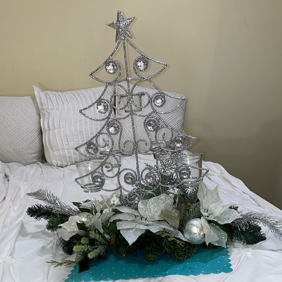 Silver Holiday Tree Decoration- 5 candle holder pre -owned with free gift - Picture 16 of 17